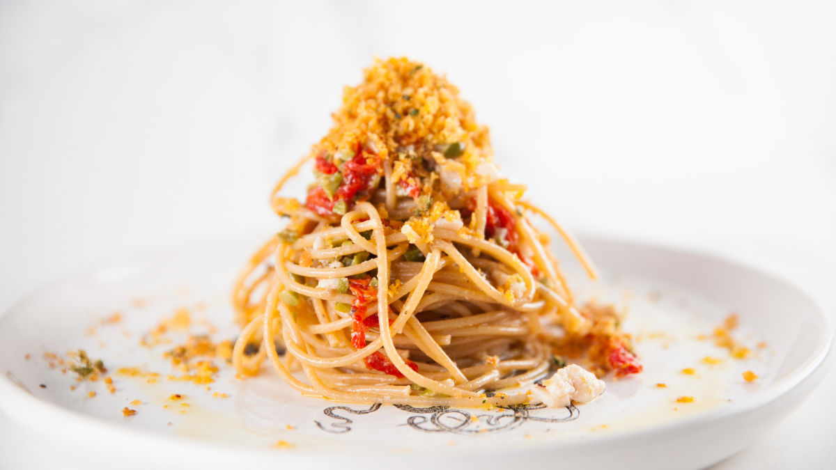 Špagete sa mariniranom sabljarkom i prelivom od sicilijanskog citrusa