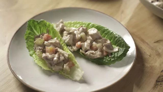 Salata od piletine sa sosom “mousquetaire”