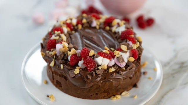 Čokoladna torta “rocky road”
