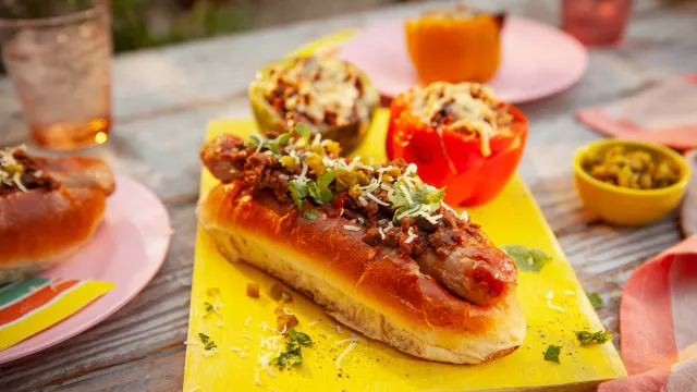 Čili i "hot dog" sa čilijem i sirom